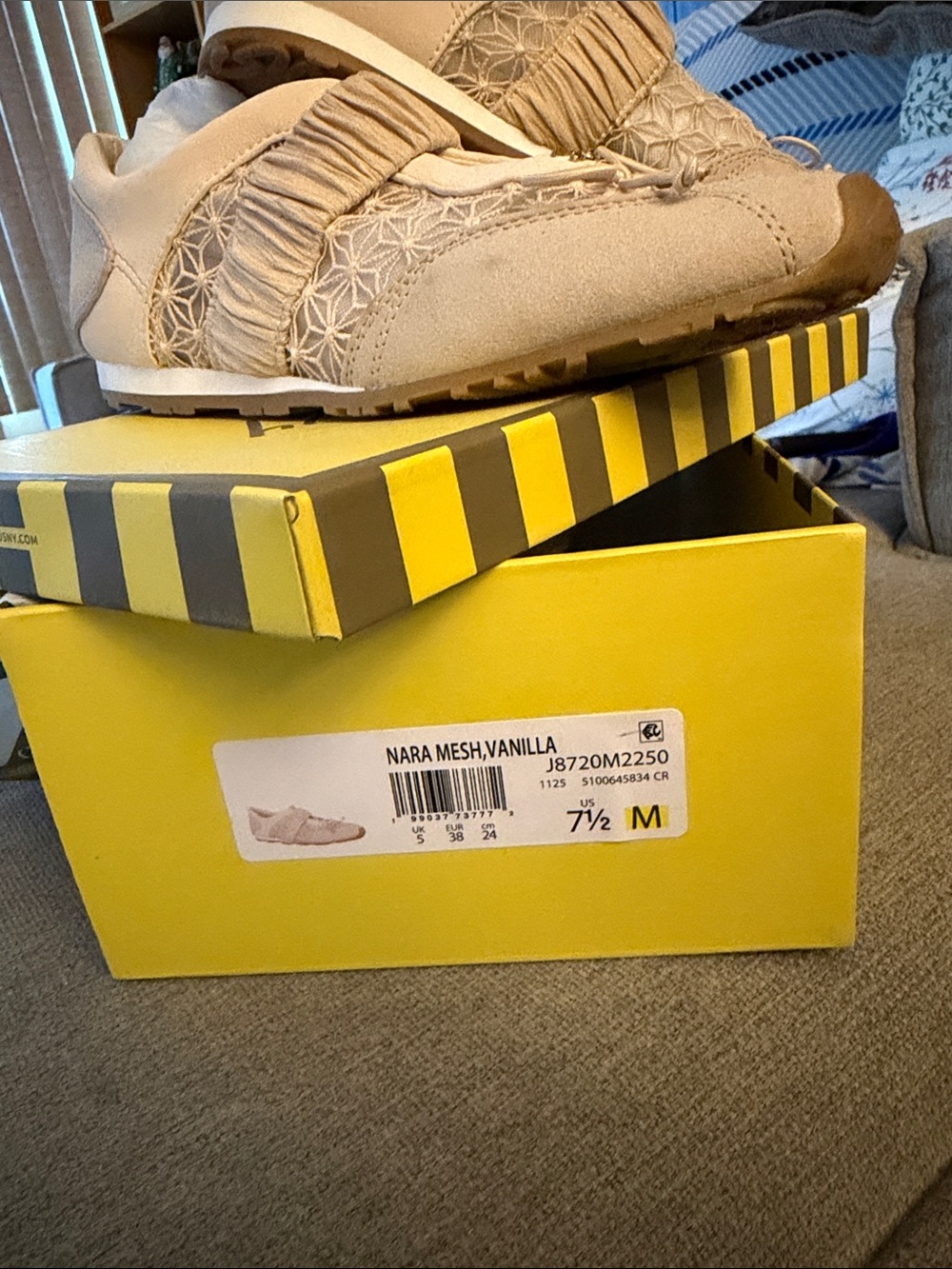 Circus by Sam Edelman Quilted Cream Slip-On Loafers with Bow like new. - Picture 2 of 8